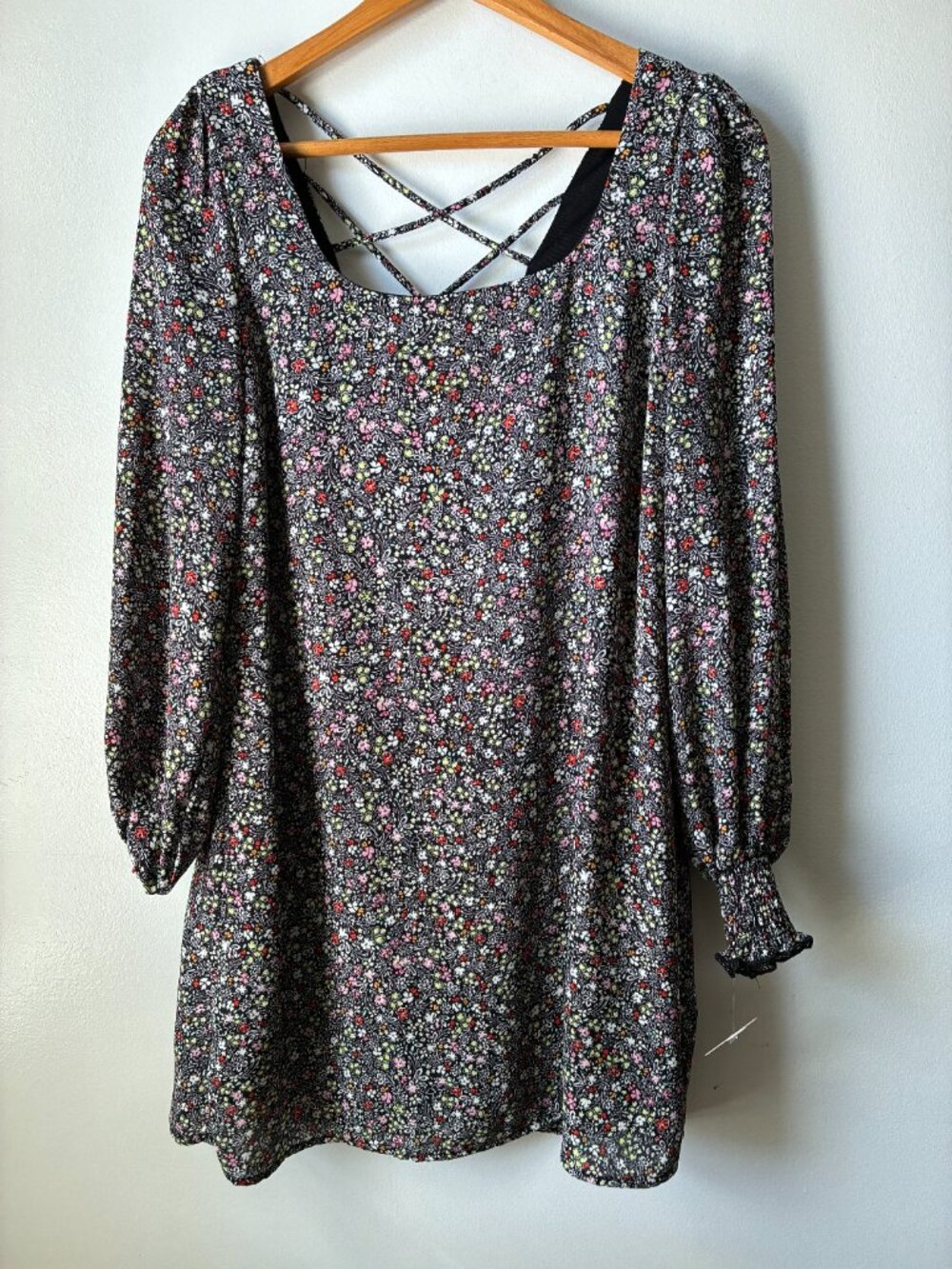 NWT CHARMED HEARTS DITSY FLORAL SCOOP NECK LONG SLEEVES SHORT DRESS SZ SMALL